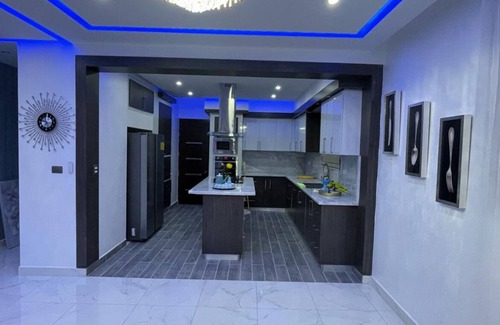 Moca Apartment | Penthouse 3 bed 4 bath spacious luxurious