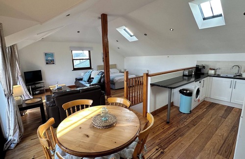Chysauster Apartment | Penthouse 3 Harbourside Apartment with Sea Views