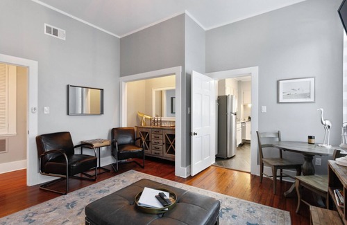 Historic Downtown Savannah Apartment | Penthouse 310: Jones Street!