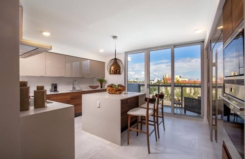 Bay Harbor Islands Apartment | Penthouse 4 Bedroom | Water Views | Roof Top Pool!