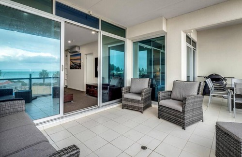Victor Harbor Apartment | Penthouse 406 The Frontage Victor Harbor