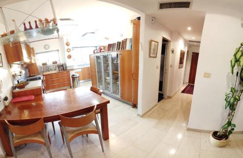 Kiryat Shmuel Apartment | Penthouse 5 BedRooms Best Location