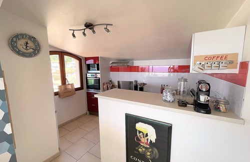 Le Lavandou Apartment | Penthouse 50m from beach in centre of le Lavandou
