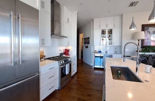 Oxford Apartment | Penthouse apartment located less than a block away from square