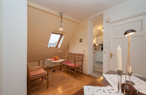 Eppendorf Apartment | PENTHOUSE at Alster City Garden Villa. Stylish & quiet apt., Adults only