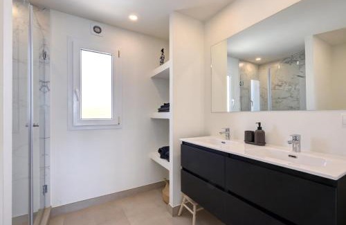 New Golden Mile Apartment | Penthouse Belisimo - gerenoveerd appartement met balkon & zeezicht