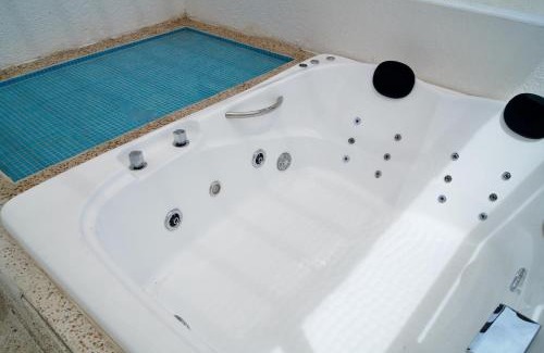 La Poza Apartment | Penthouse con Jacuzzi en Acapulco Diamante