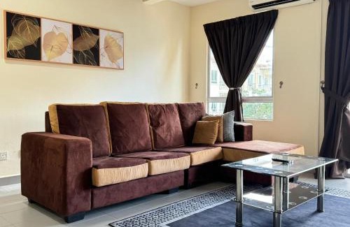 Bandar Penawar Apartment | Penthouse Desaru Beach 5G Wifi Netflix Pool View