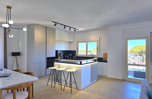 Ishem Apartment | Penthouse in Alps near Ski Slope