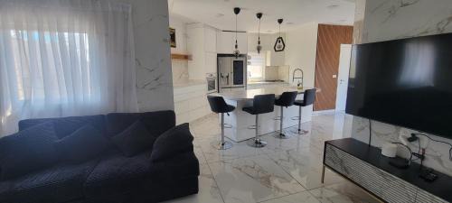 Ramat Gan Apartment | Penthouse in Ramat Gan Next to Sheba Hospital