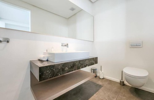 Camps Bay Villa | Penthouse Luxury, hot tub, Camps Bay Beach views