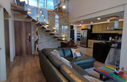 Buenos Aires Condo | Penthouse Medellin: 1 block to metro and zona viva