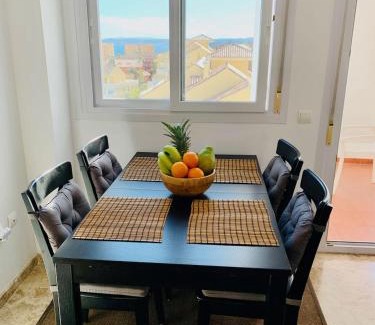 Estepona Apartment | Penthouse mit private Dachterrasse und Blick auf das Meer, Berge ,Hafen