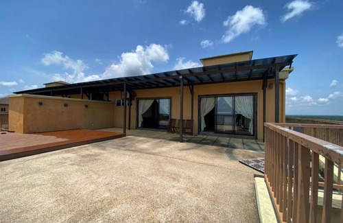 Endah Resort | PENTHOUSE MOLEK