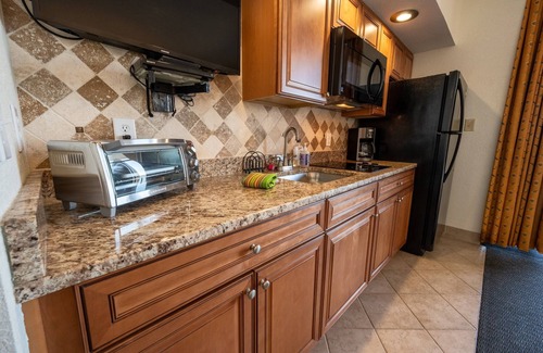 Windy Hill Condo | Penthouse! Ocean Front, Close to Barefoot Landing!