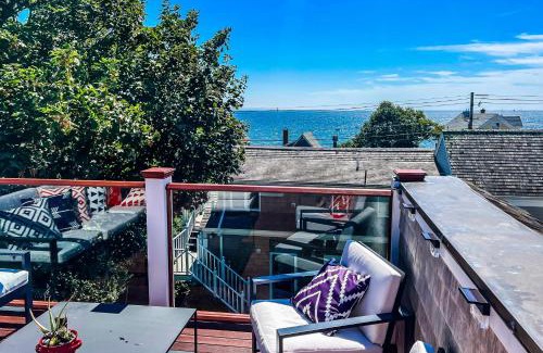Commercial Street Apartment | Penthouse on Commercial
