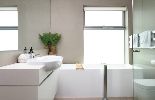 St Kilda Apartment | Penthouse on Parade | Beach Front | St Kilda