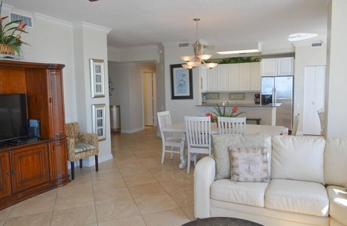 Ono Island Condo | Penthouse on the Gulf! Hot-tub, 3 pools, Tennis and Free daily Activities!