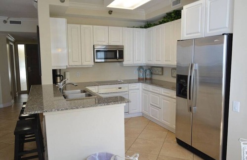Ono Island Condo | Penthouse on the Gulf! Hot-tub, 3 pools, Tennis and Free daily Activities!