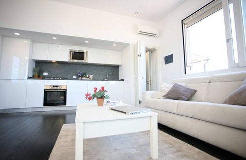 Santa Croce Apartment | Penthouse, Panorama view and Amazing Large Terrace in a central Location