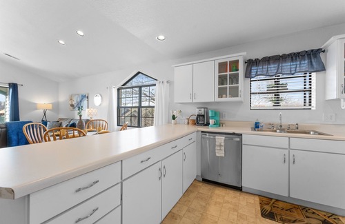 Branson Condo | Penthouse | Quiet End Unit Near Strip + Pool