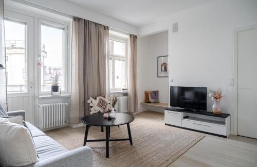 Tampere Apartment | "PENTHOUSE" - Renovated 1BR Apt with Sauna & 60m2 Private Terrace, Hosted by 2ndhomes