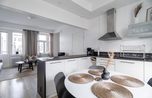 Tampere Apartment | "PENTHOUSE" - Renovated 1BR Apt with Sauna & 60m2 Private Terrace, Hosted by 2ndhomes