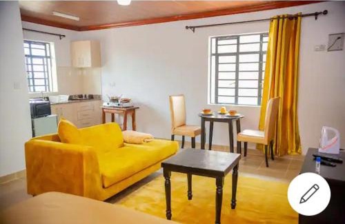 Ngara West Apartment | Penthouse Rooftop Studio with King bed