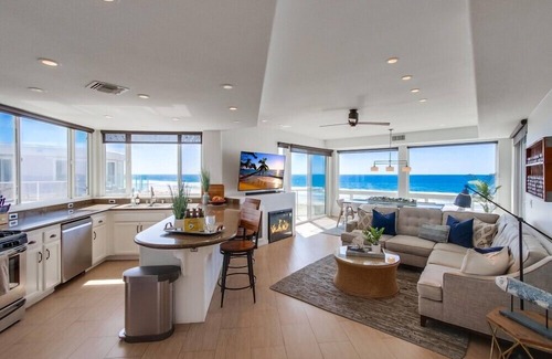 Central Mission Beach Condo | PENTHOUSE SKY SUITE * 55' Ocean Front * 4 Decks