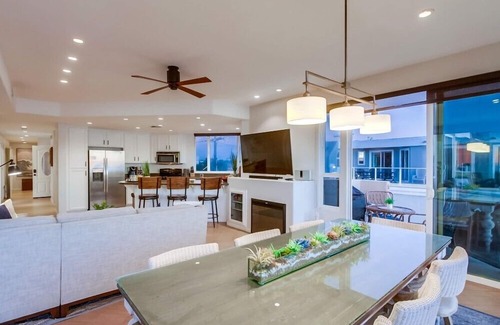 Central Mission Beach Condo | PENTHOUSE SKY SUITE * 55' Ocean Front * 4 Decks