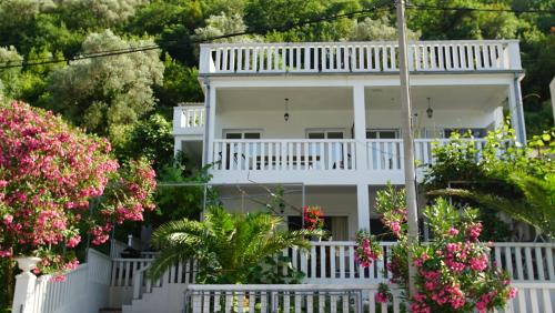 Donji Stoliv Apartment | PENTHOUSE STOLIV Villa located 5 meters from the sea SPA-Pool Exclusive Terrace,Private Jetty Sunbeds, Pebble Beach, Secluded location Total area 375m2 at your disposal