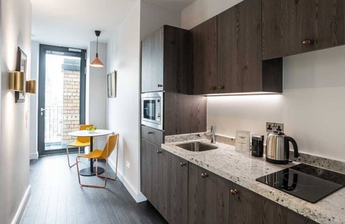 City Centre Glasgow Apartment | PENTHOUSE STUDIO WID FANTASTIC VIEWS OVER GLASGOW CITY CENTRE