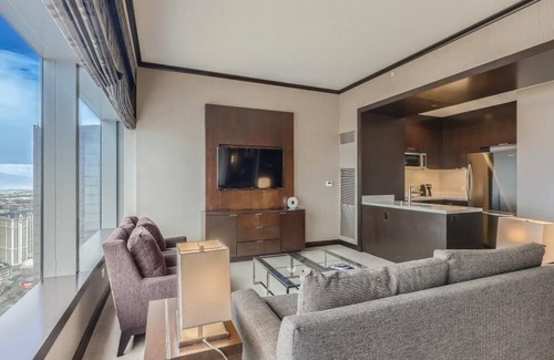 Las Vegas Hotel | Penthouse Suite Vdara Hotel 55thfl. 1BDR stunning Vegas strip views. City center