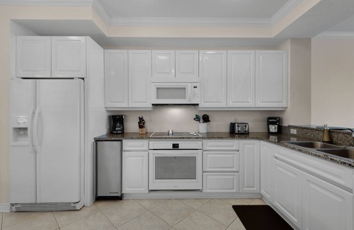 Navarre Beach Condo | PENTHOUSE - TOP FLOOR - BEACHFRONT & CHAIRS - POOL - BALCONY - GYM-NEW ELEVATORS
