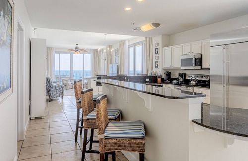 Pensacola Beach Condo | Penthouse Views! 4 bedroom Condo - Emerald Dolphin 1750