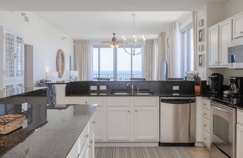 Pensacola Beach Condo | Penthouse Views! 4 bedroom Condo - Emerald Dolphin 1750