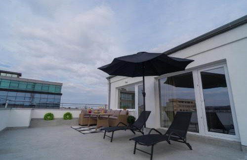 Aviatiei Apartment | Penthouse with Huge Rooftop Terrace & City View