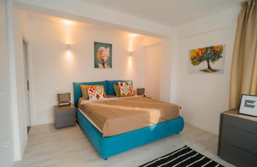 Aviatiei Apartment | Penthouse with Huge Rooftop Terrace & City View