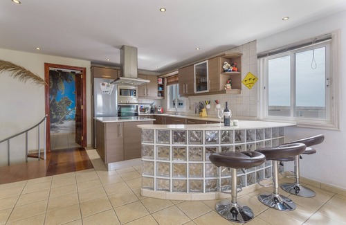 Costa Teguise Apartment | Penthouse with Jacuzzi, Sea & Volcano View