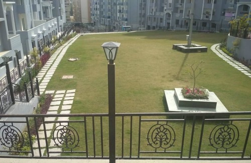 Bullawala Apartment | PENTHOUSE WITH MOUNTAIN VIEW
