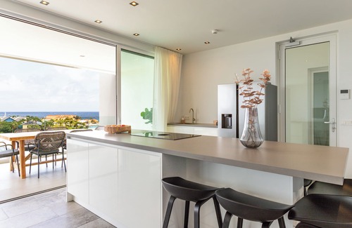 Willemstad Apartment | Penthouse with ocean view/beach access at Mambo Beach