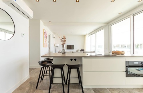 Willemstad Apartment | Penthouse with ocean view/beach access at Mambo Beach