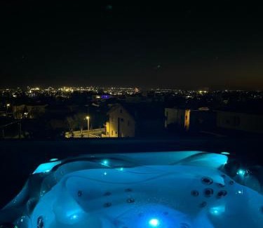 Agia Fyla Apartment | Penthouse with outdoor hottub