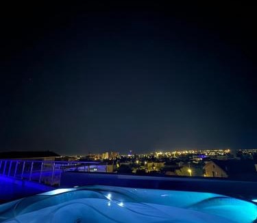 Agia Fyla Apartment | Penthouse with outdoor hottub