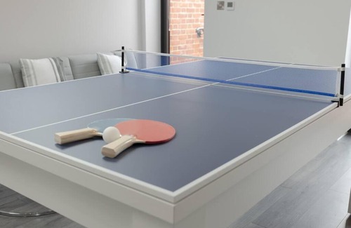 Primrose Hill Apartment | Penthouse with Pool Table + Private Garden