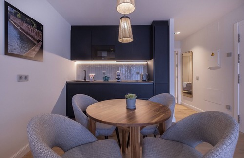 Old Town Apartment | Penthouse with terrace - Villar Suites by Cadiz4Rentals