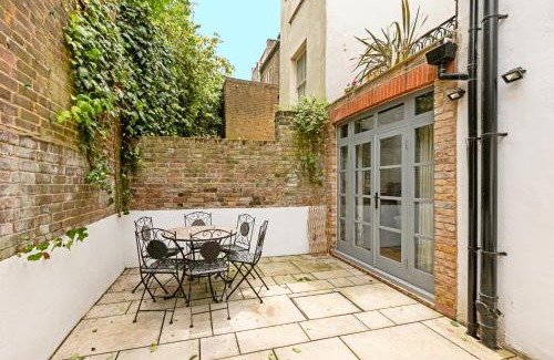 Golborne Apartment | PenthouseStays nr Notting Hill - Luxury 2 Bedroom King Bed Apartment - near Portobello Road
