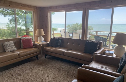 Pentwater Cottage | Pentwater On-Beach with Private Beach and the Areas’s Best Views