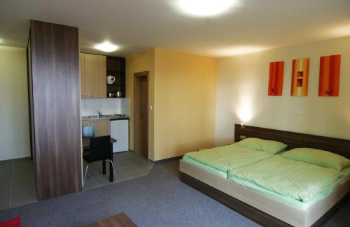 Opatovce nad Nitrou House | Penzión NADKA