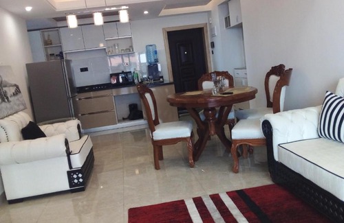 Thompson Estate Apartment | Penzi mv3